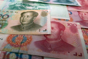 中国央行设定人民币利率 不干预走强基本面强劲 人民币迎来史上最大涨幅