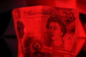 英镑遭看空 美银警告：已沦为“新兴市场货币” 英央行继续加息也不足以拯救英镑